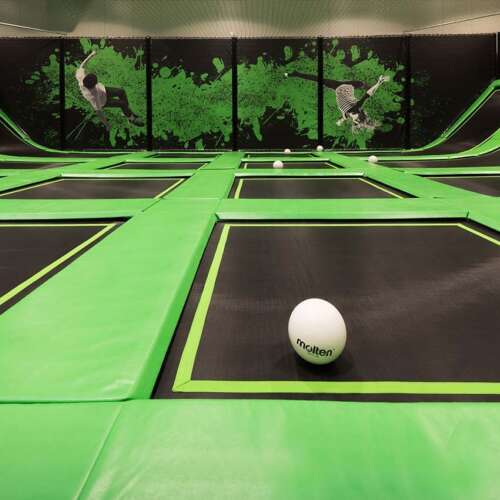 Dodgeball - parc de trampoline Jump one